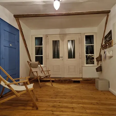 Neu! Alte Schule Jarnsen Oberstuebchen Mit Balkon * Lachendorf