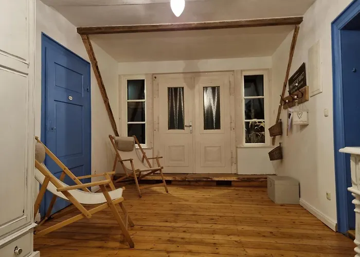 Neu! Alte Schule Jarnsen Oberstuebchen Mit Balkon * Lachendorf