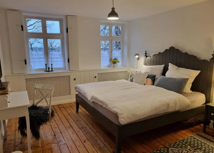 Neu! Alte Schule Jarnsen Oberstuebchen Mit Balkon Apartament